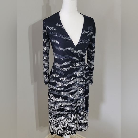 BCBGMAXAZRIA Adele Navy Wrap Dress Women's Size XS - Picture 7 of 10
